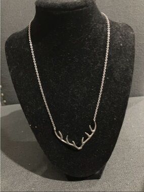 Antler Pendant Necklace in Silver - Women Jewelry